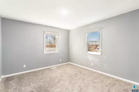 1711 E 11th St, Sioux Falls, SD 57103 photo 11