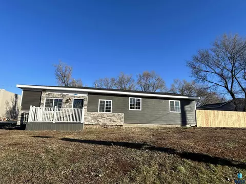 414 S 2nd St, Ethan, SD 57334 photo 1