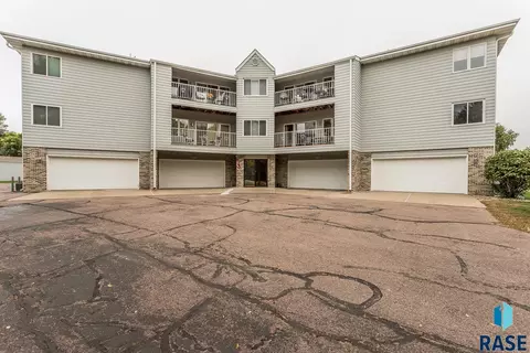 4601 S Oxbow Ave #205, Sioux Falls, SD 57106