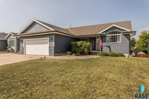7116 W 52nd St, Sioux Falls, SD 57106