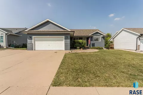 7116 W 52nd St, Sioux Falls, SD 57106 photo 2