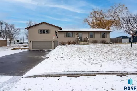 800 Executive Ave, Crooks, SD 57020 photo 1