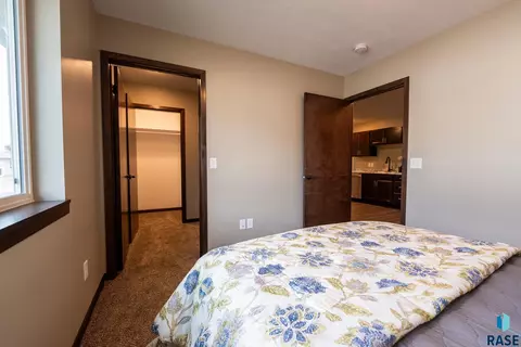 4513 E 15th St, Sioux Falls, SD 57110 photo 18