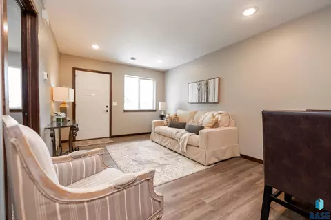 4513 E 15th St, Sioux Falls, SD 57110 photo 10