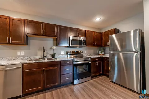 4513 E 15th St, Sioux Falls, SD 57110 photo 13