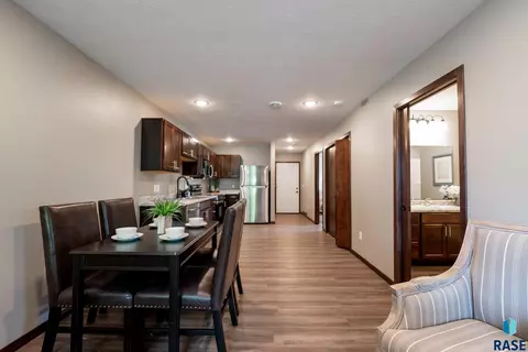 4513 E 15th St, Sioux Falls, SD 57110 photo 4