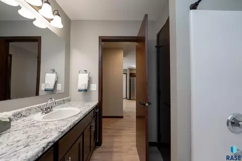 Bath - 410 S Lewis Ave, Sioux Falls, SD 57103 photo 2 of 3
