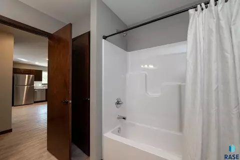 Bath - 410 S Lewis Ave, Sioux Falls, SD 57103 photo 3 of 3