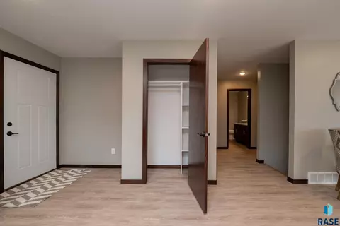 Bedroom - 410 S Lewis Ave, Sioux Falls, SD 57103 photo 1 of 6