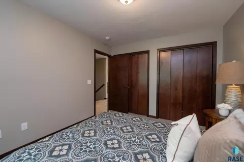 Bedroom - 410 S Lewis Ave, Sioux Falls, SD 57103 photo 5 of 6