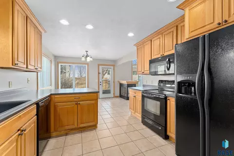 322 S Spring Pl, Brandon, SD 57005 photo 8