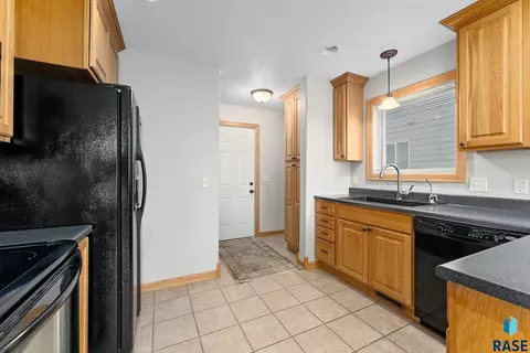 322 S Spring Pl, Brandon, SD 57005 photo 6