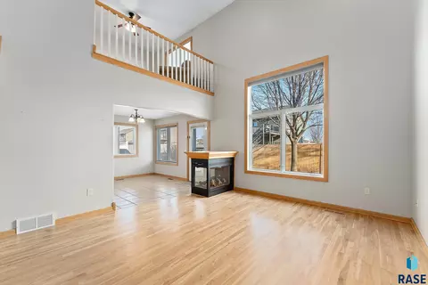 322 S Spring Pl, Brandon, SD 57005 photo 3