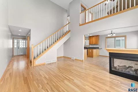 322 S Spring Pl, Brandon, SD 57005 photo 4