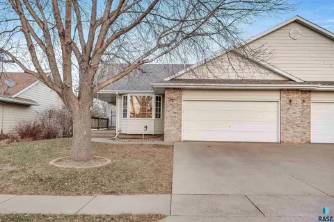 4304 S Key Ave, Sioux Falls, SD 57106