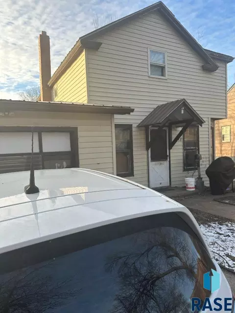 218 3rd Ave E, Sisseton, SD 57262 photo 1