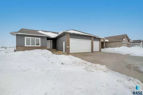 8912 W Rathburn St, Sioux Falls, SD 57106