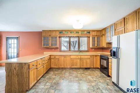 420 W Maple St, Tea, SD 57064 photo 10