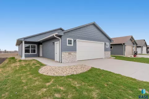 8804 W Windmill Ridge St, Sioux Falls, SD 57106