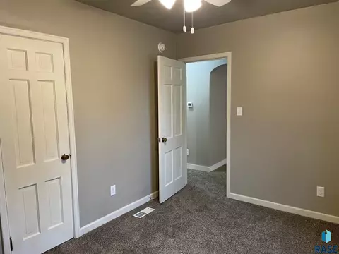704 W 28th St, Sioux Falls, SD 57105 photo 19