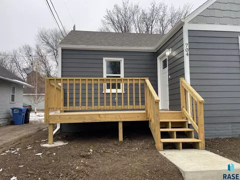 704 W 28th St, Sioux Falls, SD 57105 photo 8