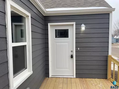 704 W 28th St, Sioux Falls, SD 57105 photo 9