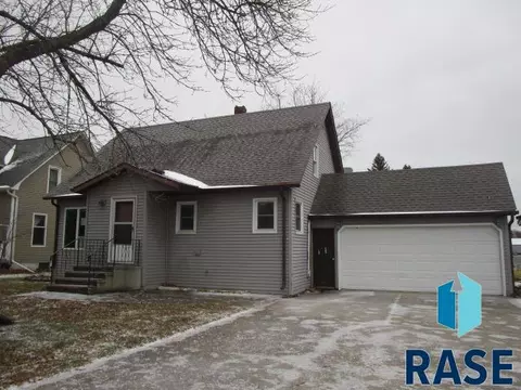 112 E Oak St, Tyler, MN 56178 photo 1
