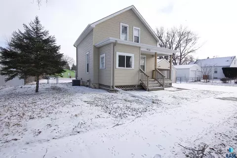 926 S Van Eps Ave, Sioux Falls, SD 57104