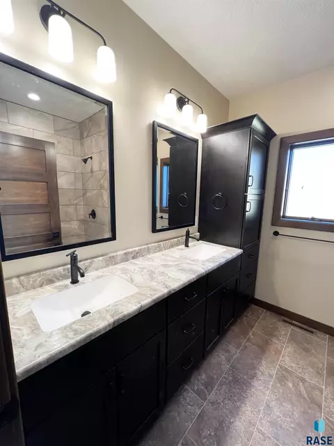 5409 E 64th St, Sioux Falls, SD 57108 photo 12