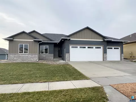 5409 E 64th St, Sioux Falls, SD 57108 photo 1
