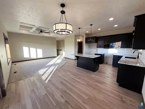 5409 E 64th St, Sioux Falls, SD 57108 photo 4