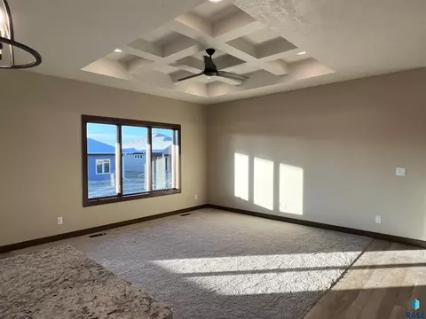 5409 E 64th St, Sioux Falls, SD 57108 photo 7