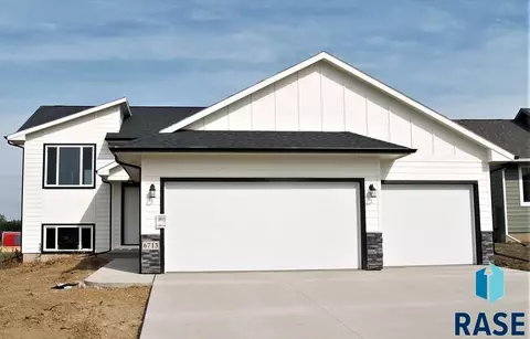 6713 W Viola Ct, Sioux Falls, SD 57106