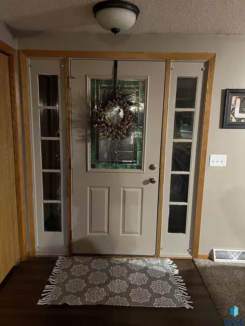 408 Main Ave, Garretson, SD 57030 photo 2