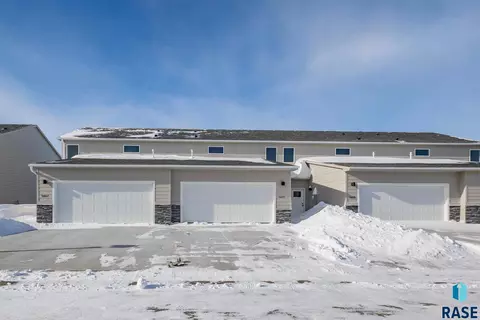 3405 S Chalice Pl, Sioux Falls, SD 57106
