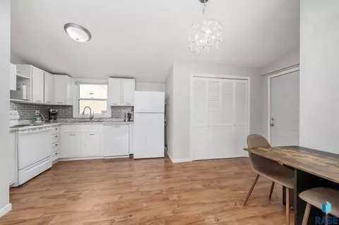 2700 E 15th St, Sioux Falls, SD 57103 photo 5