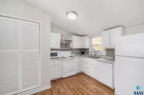 2700 E 15th St, Sioux Falls, SD 57103 photo 6