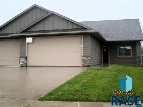 5304 S Bahnson Ave, Sioux Falls, SD 57108