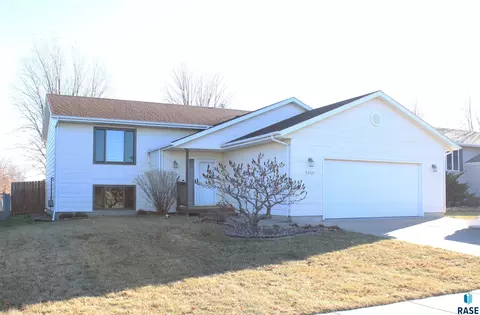 5920 S San Diego Ave, Sioux Falls, SD 57106