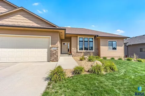 1404 S Monticello Ave, Sioux Falls, SD 57106