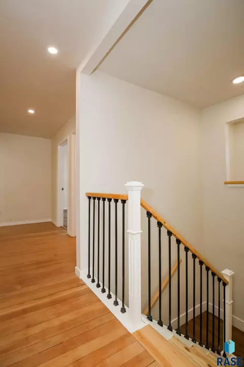 321 E Norton Ave, Salem, SD 57058 photo 5