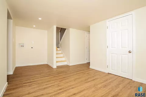 321 E Norton Ave, Salem, SD 57058 photo 9
