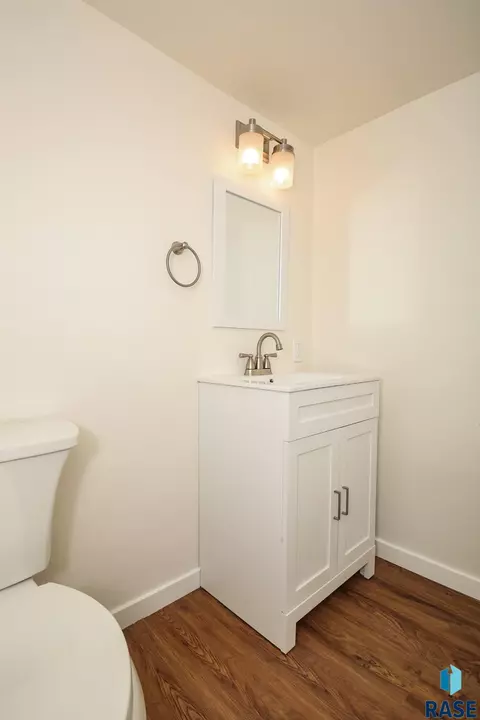 321 E Norton Ave, Salem, SD 57058 photo 12