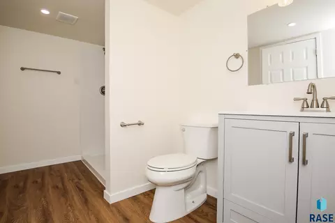 321 E Norton Ave, Salem, SD 57058 photo 14