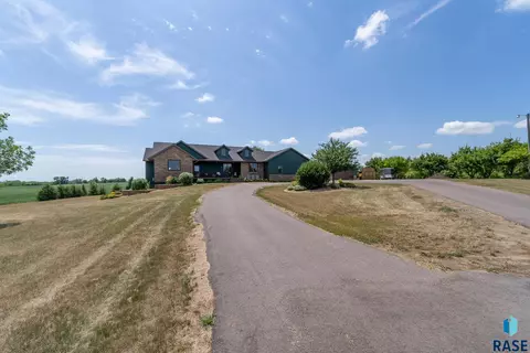 47327 255th St, Renner, SD 57055 photo 3