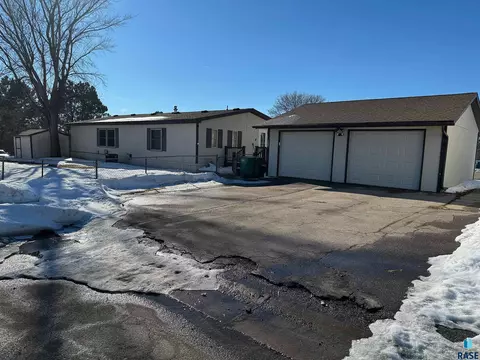 Undisclosed, Sioux Falls, SD 57107 photo 2