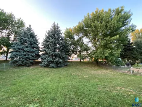 912 E Magnolia Dr, Brandon, SD 57005 photo 23
