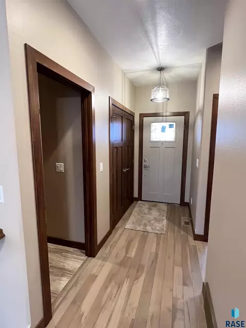 5301 E 64th St, Sioux Falls, SD 57108 photo 2