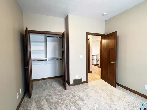 5301 E 64th St, Sioux Falls, SD 57108 photo 14