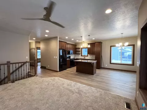 5301 E 64th St, Sioux Falls, SD 57108 photo 4